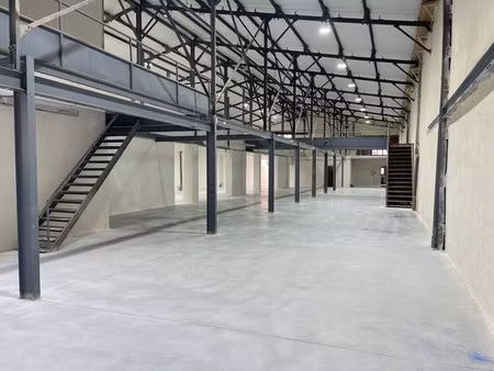 vente local d'activités 1 100 m²