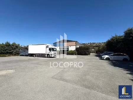 location local d'activités 630 m²