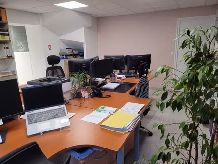 location local d'activités 136 m²