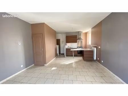 a louer appartement t3 avec parking clos