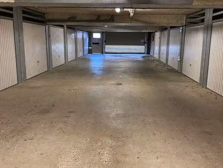 parking/box 2 pièces 17 m²