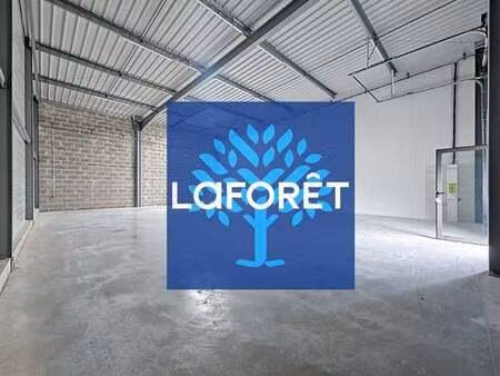 location bureaux et commerces à saint-léonard (76400) : à louer / 144m² saint-léonard