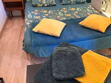 à réserver chambre  indépendante dans maison