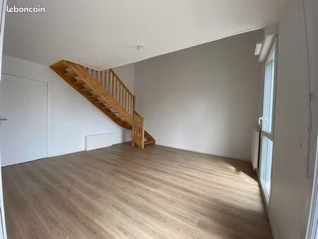 duplex 4p avec balcon et places de parking