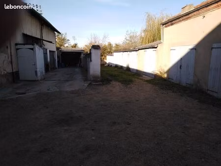 grand garage de 18m2 en plein centre ville de rouanne 42300