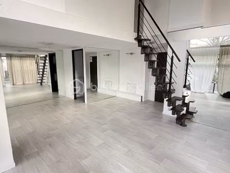 local d'activités de 52 38 m² à nantes