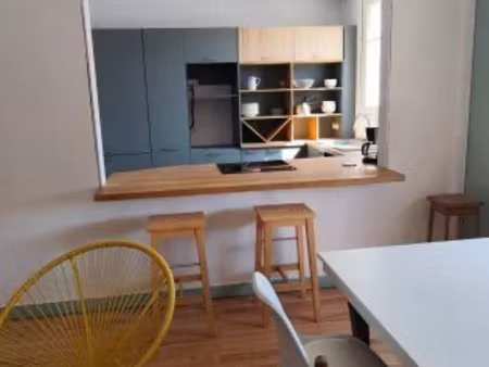 location meublée maison 5 pièces 75 m² à la rochelle (17000)  1 680 €