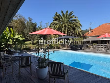 maison 8 pièces - 300 m²