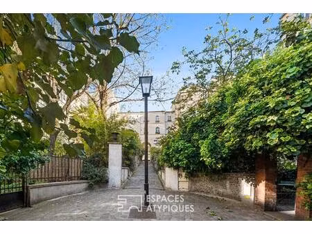 maison singulière avec jardin au coeur d'une villa privée