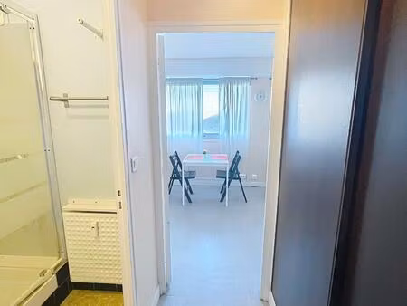 beau studio meuble - a 5 mn a pied du rer c et d juvisy