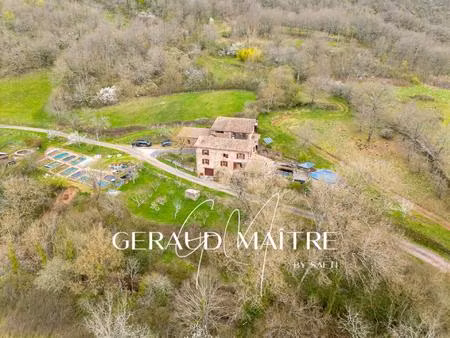 maison de charme isolée avec gite indépendant  piscine  garage à camping-car  3ha