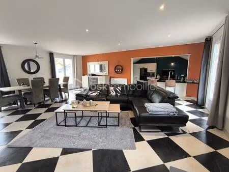 maison de plain-pied en centre bourg alliant charme et confort