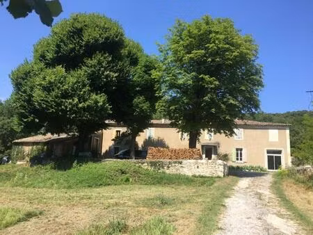 ferme rénovée atypique avec fort potentiel touristique ou familial