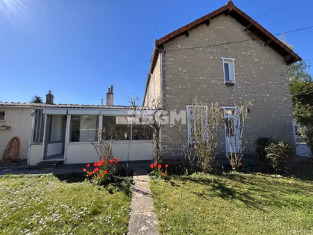 maison ancienne en pierres de meulières