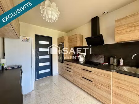 agréable pavillon  plain pied avec jardin au calme