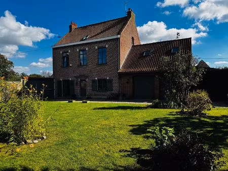maison de caractère des années 1900 sur 1000 m2 de terrain