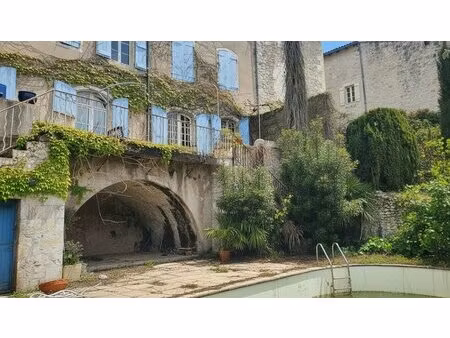 demeure de ville et village