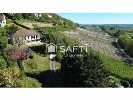 spacieuse maison 5 chambres avec piscine et vue