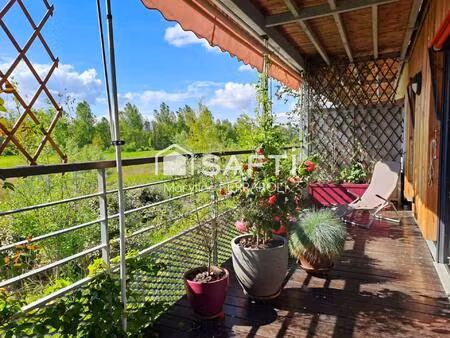 maison avec cadre incroyable face à la nature