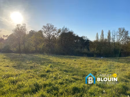 terrain a batir en hameau sortie de bourg