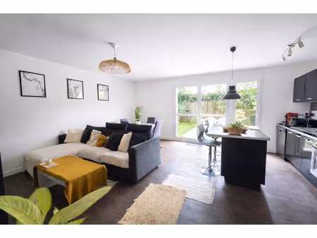 appartement meublé de 48m² avec grande terrasse ensoleillée + parking