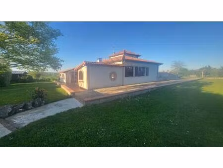 maison castelmayran 10 pièce(s) 255 m2