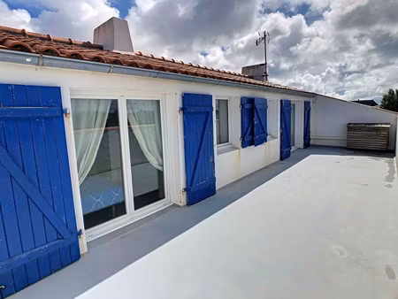 centre ville - vaste appartement en tres bon etat avec 4 cha