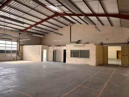 vente local d'activités 312 m²