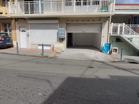 location local d'activité  42.89m²  saint