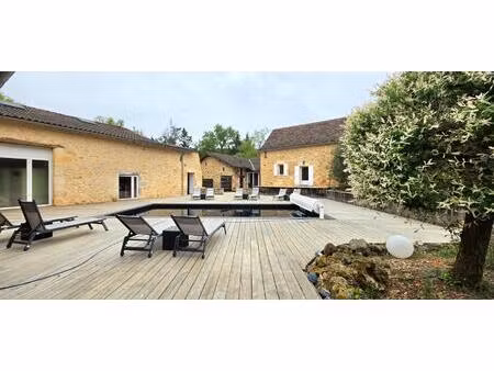 domaine de charme au coeur du périgord   propriété d'exception avec activité touristique