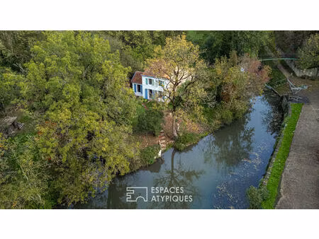 maison de caractère sur son île  à l'abri des regards