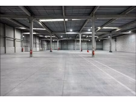 location entrepôt 1 200 m² à 10 000 m²