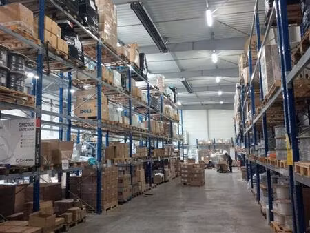 location local d'activités croissy beaubourg 1 353 m²