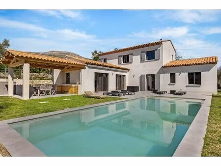 somptueuse villa neuve avec piscine tourrettes-sur-loup