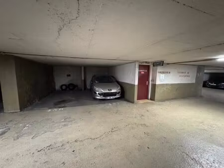 nice - dubouchage - place de parking sécurisée