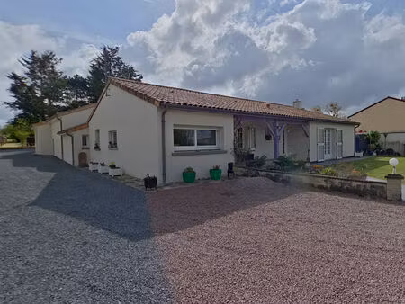 maison thure 6 pièce(s) 144.55 m2