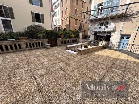 t1 avec grande terrasse centre ville cahors