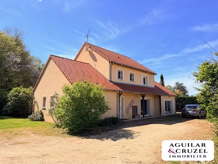 belle maison familliale avec piscine