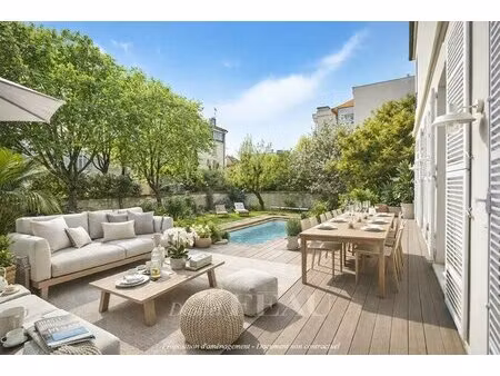 vincennes – a superb property with a swimming pool with id 2886855150