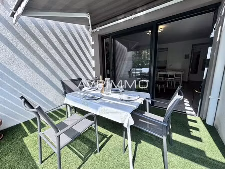 coup de cœur : a vendre t2 dernier étage + parking + clim proche plage - avp immo