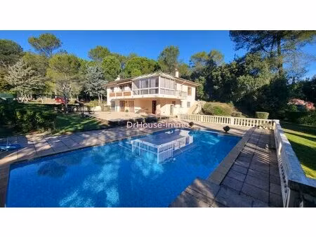 a vendre a brignoles villa familliale t7 de 200m² avec terrasses veranda garage piscine et