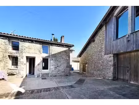 vente maison 3 pièces 137 m² à le lindois (16310)  145 000 €