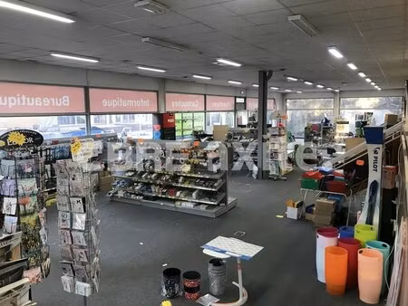 location local commercial 699m² seynod 74600