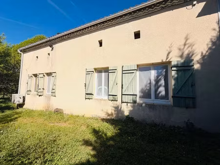 vente maison 5 pièces 147 m² à saint-martin-de-coux (17360)  189 792 €