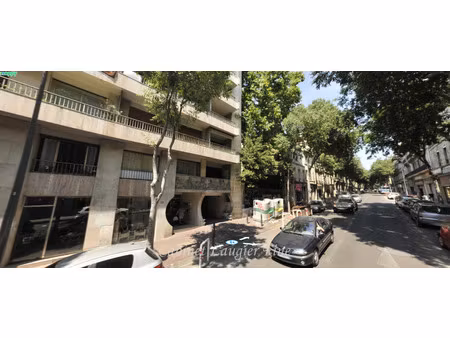 box fermé bd de la liberation 13001