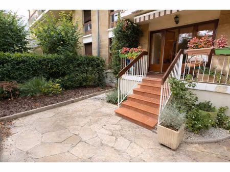 location appartement 4 pièces 80 m² à aix-en-provence (13090)