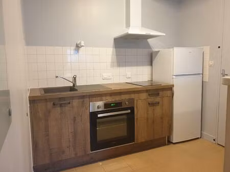 location appartement 2 pièces 38m² poitiers 86000