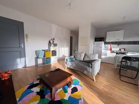 location appartement 2 pièces 41m² poitiers 86000