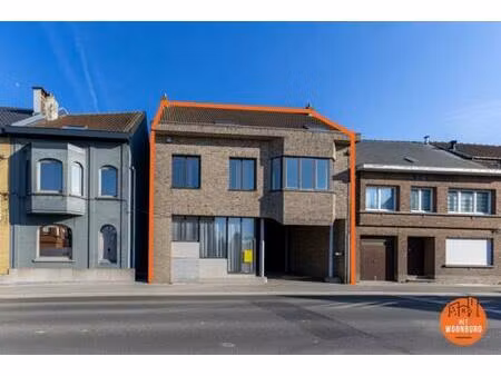 gebouw gemengd gebruik te koop in ternat