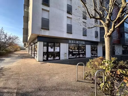 location commerce 334 m² à échirolles (38130)